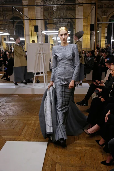 Look 3